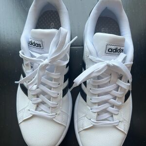 Ladies Adidas cloud foam comfort